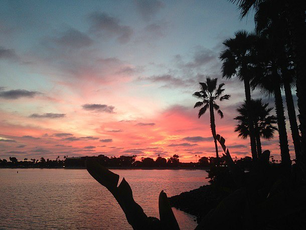 San Diego sunset at Paradise Point Resort's Barefoot Bar & Grill (Photo credit: Colleen Lanin)