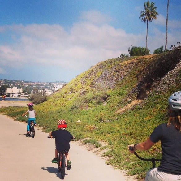 Explore San Diego's Pacific Beach area by bicycle