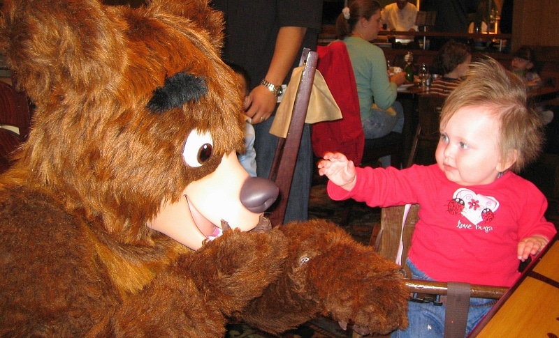 Chip n’ Dale Critter Breakfast at Storyteller’s Cafe ~ Which Disneyland character meal is best for your family?