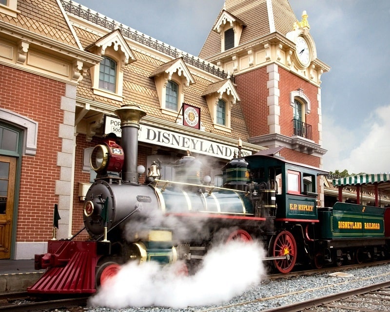 Disneyland Railroad ~ Best Disneyland Rides and Attractions for Babies and Toddlers