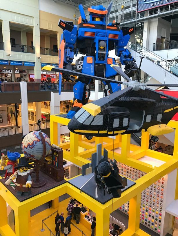 Play with LEGO bricks at the LEGO Store 