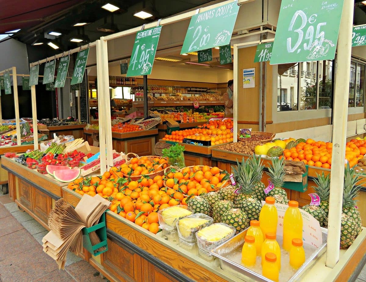 Rue cler market