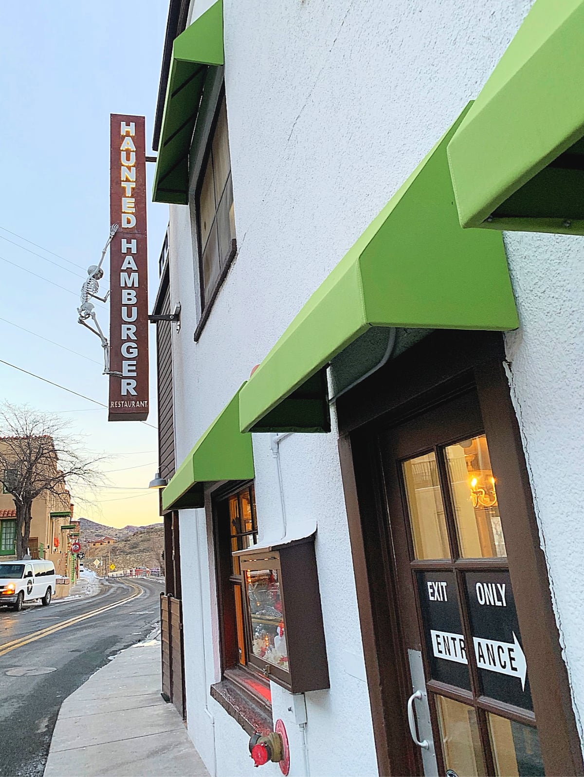 The skeleton-bedecked Haunted Hamburger in Jerome, Arizona for families