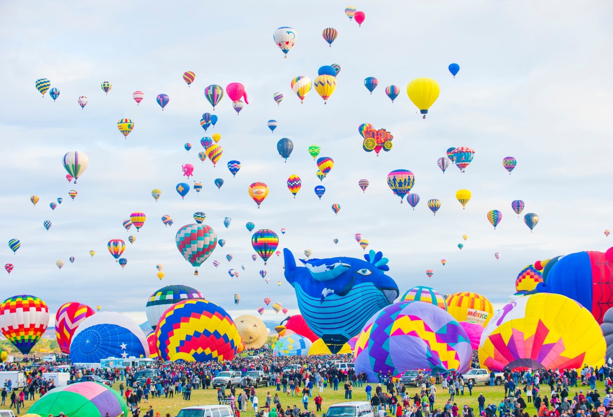 Albuquerque International Balloon Fiesta is the world's biggest hot air balloon festival