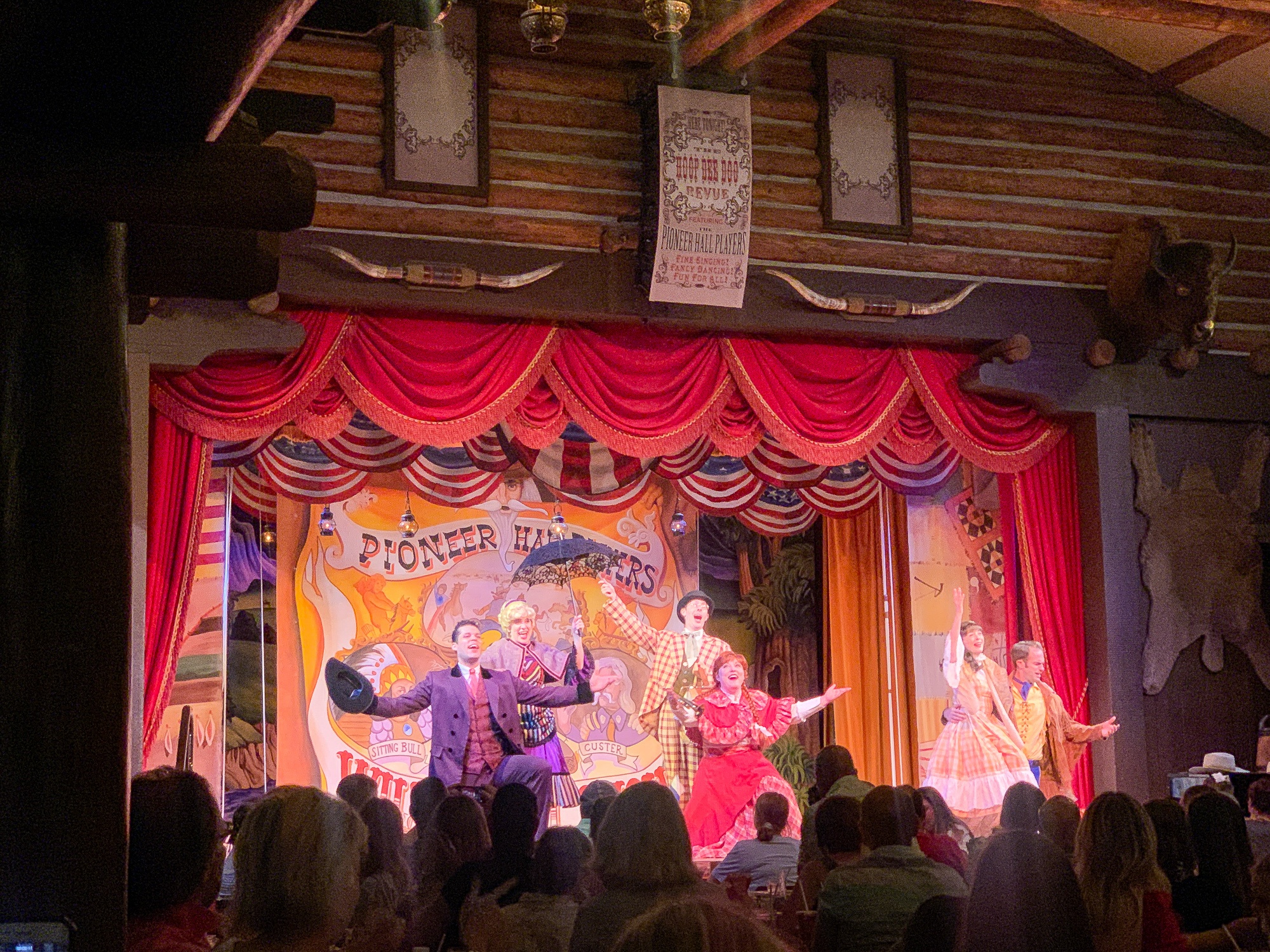 Hoop-Dee-Doo Musical Revue at Disney's Fort Wilderness Resort 