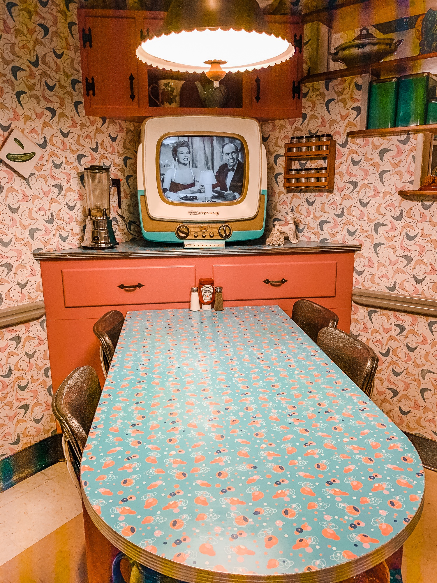 1950's themed Prime Time Café at Disney's Hollywood Studios