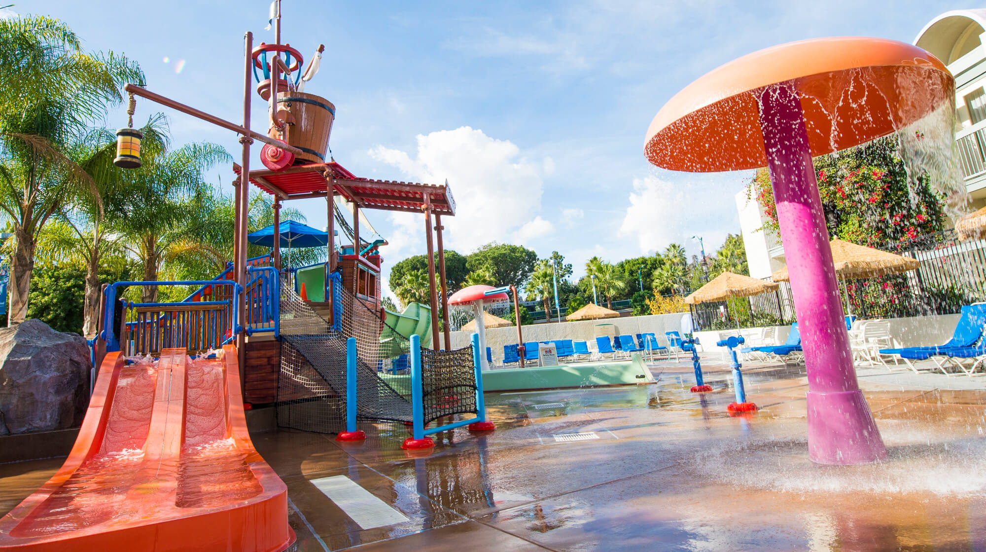 Howard Johnson Anaheim Hotel Castaway Cove Splash Pad