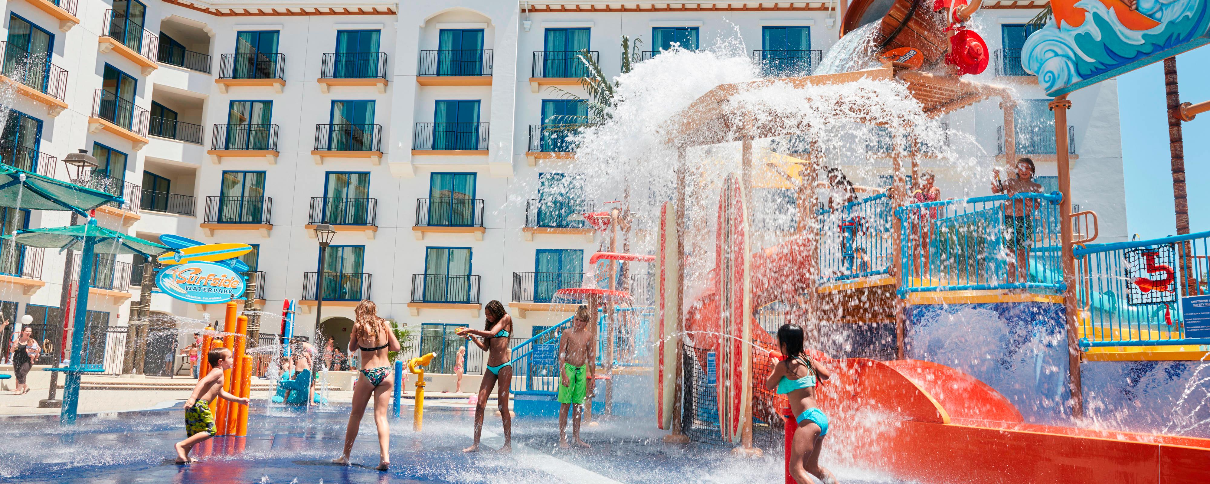 Courtyard Anaheim Theme Park Entrance pool area