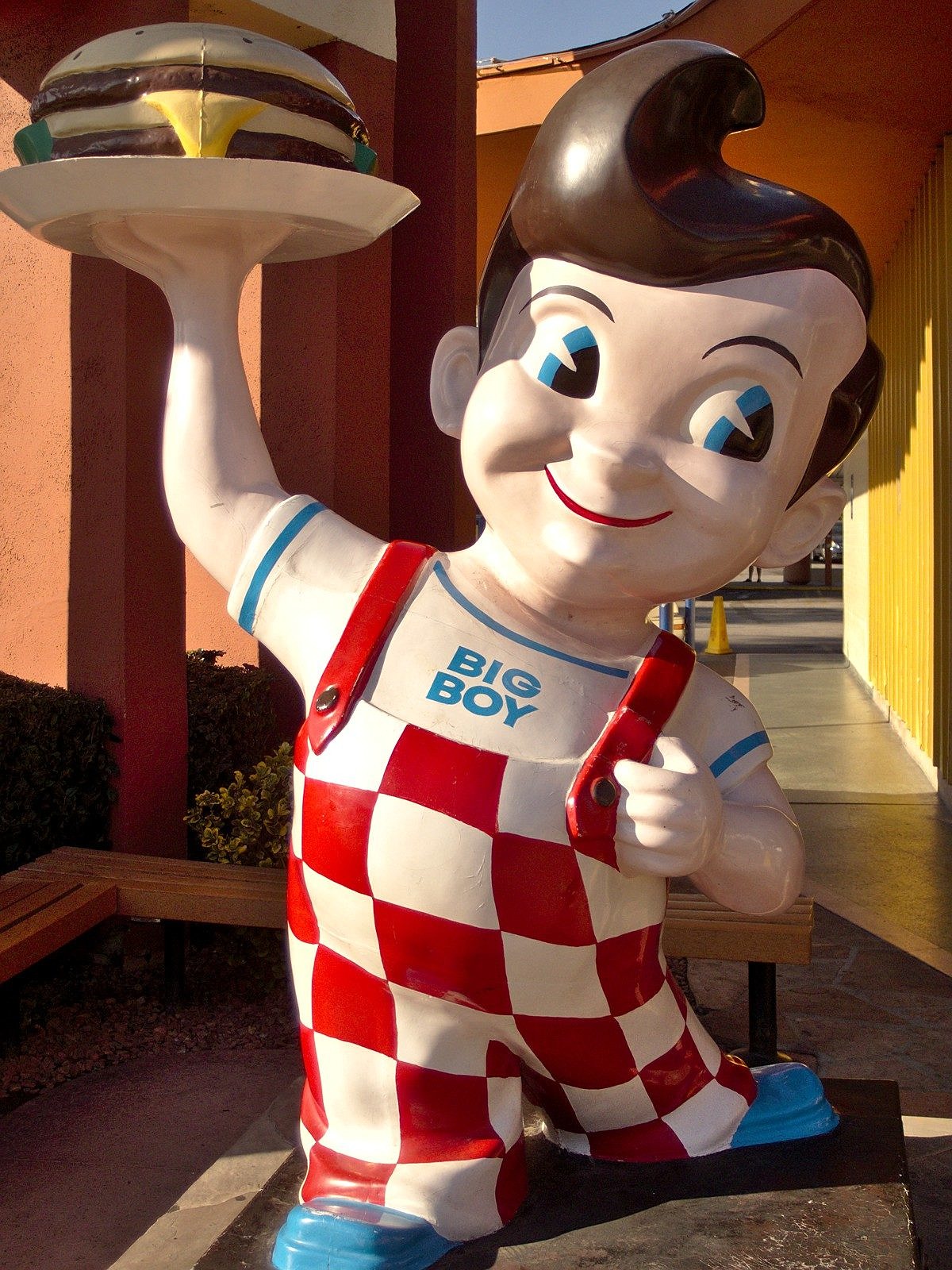 Bob's Big Boy statue Burbank