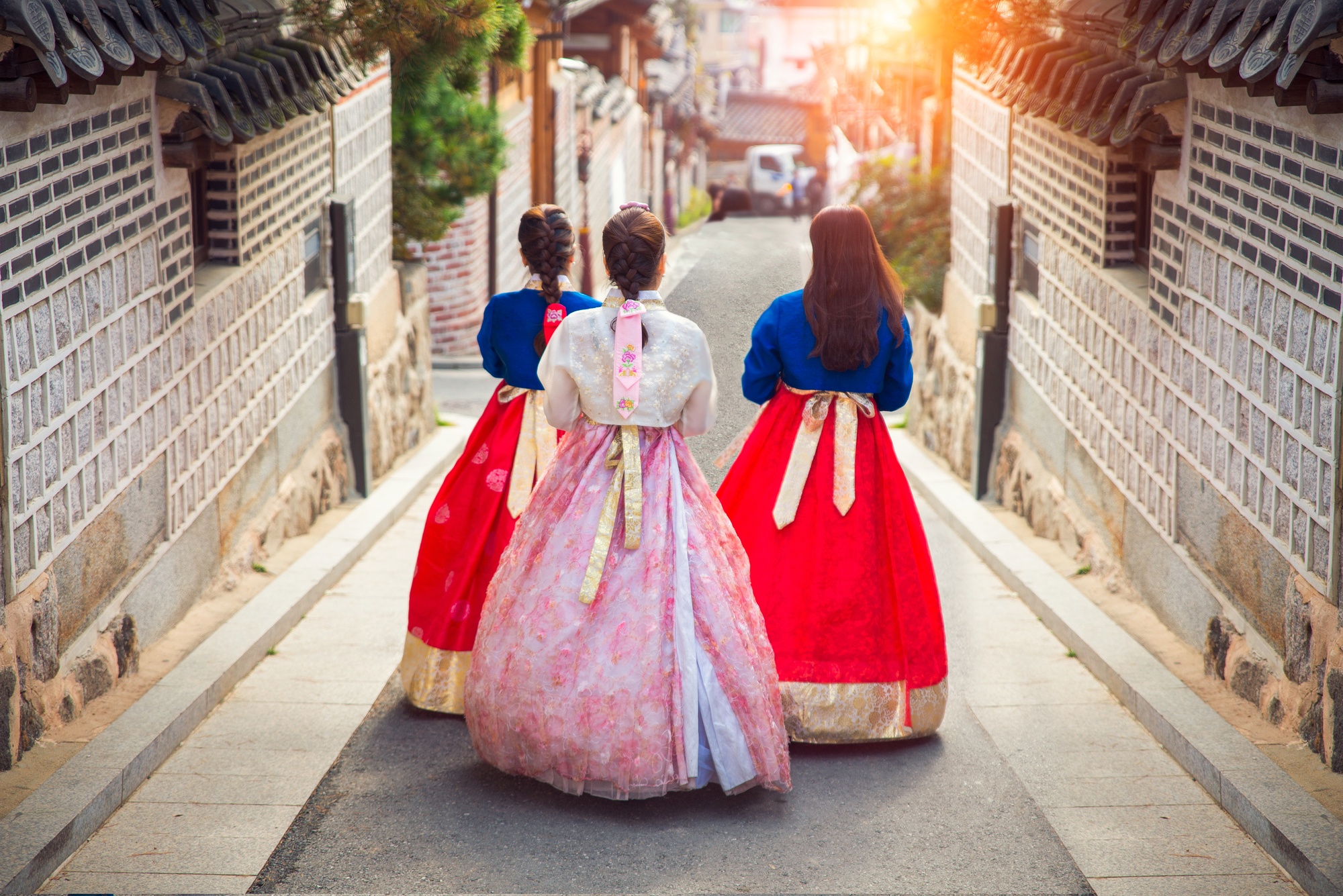 Women wearing hanboks in South Korea 