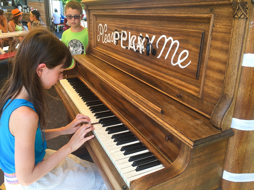 Public piano at Mississippi Marketplace