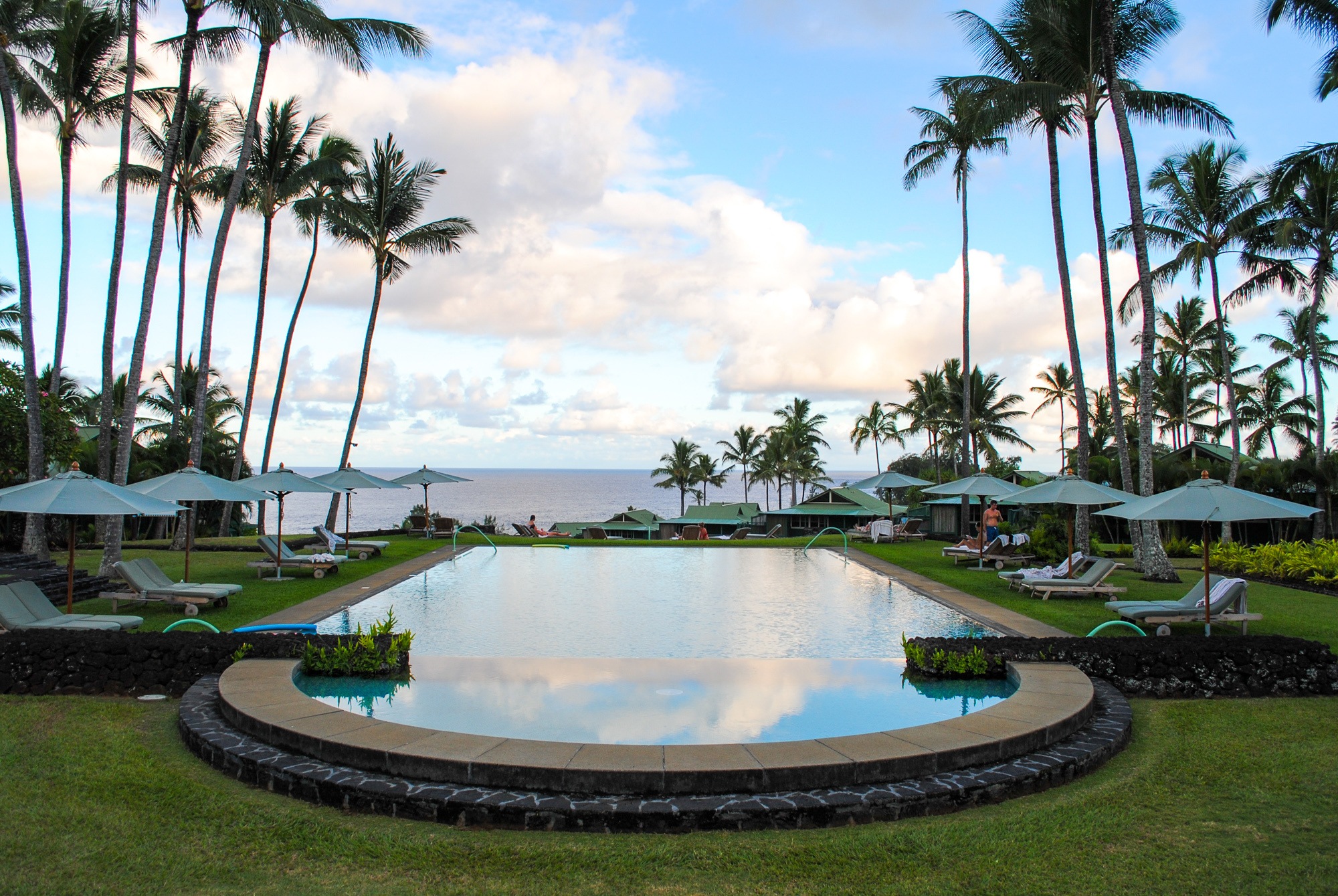 Travaasa Hana infinity pool