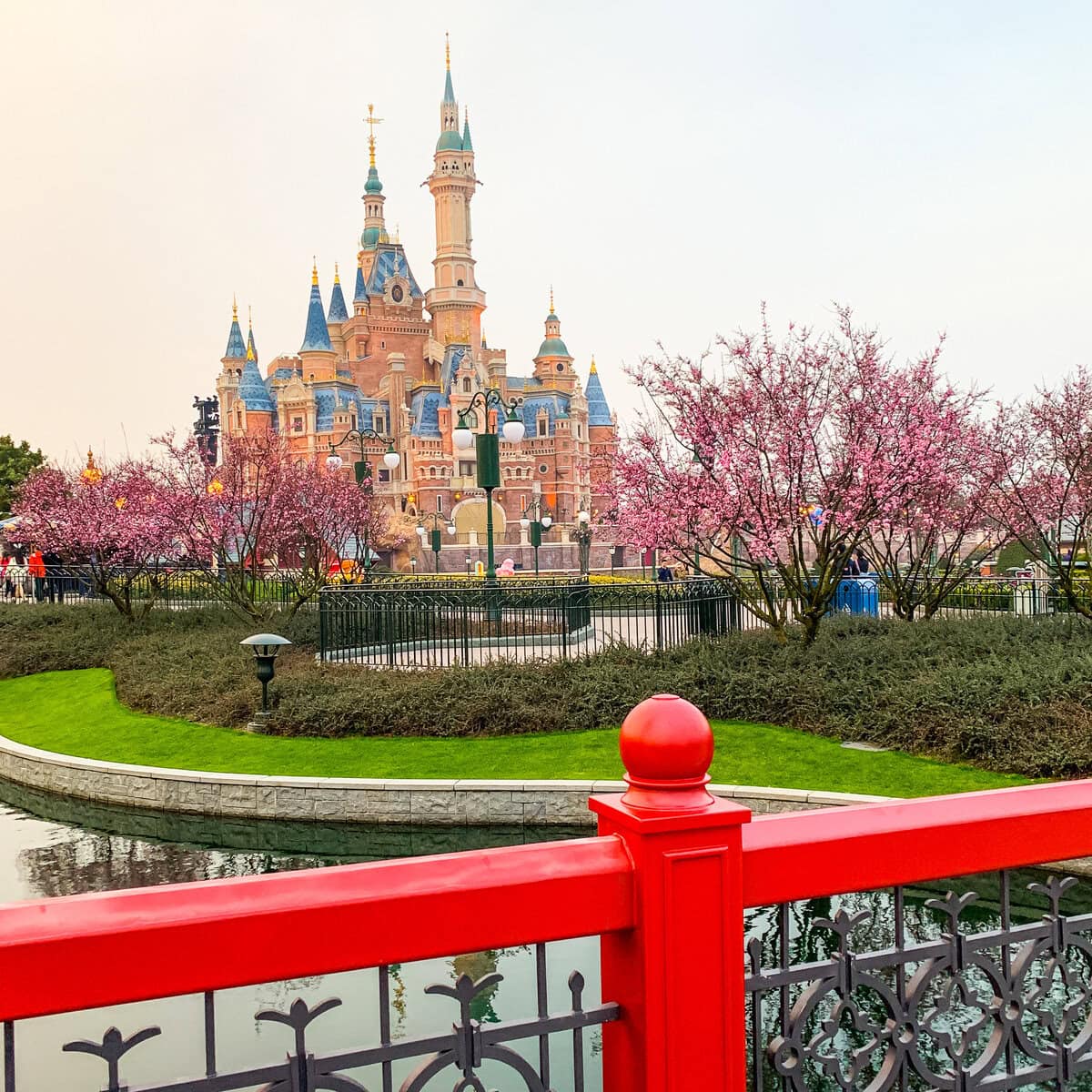 Shanghai Disneyland Guide