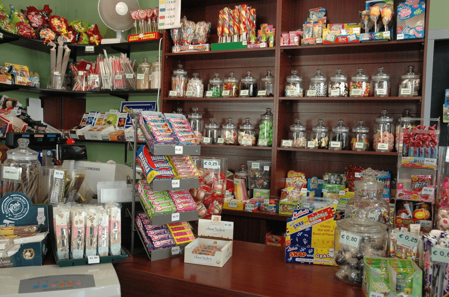 Oud-Hollandsche Snoep Winkeltje - Old Holland Candy Shop in Amsterdam