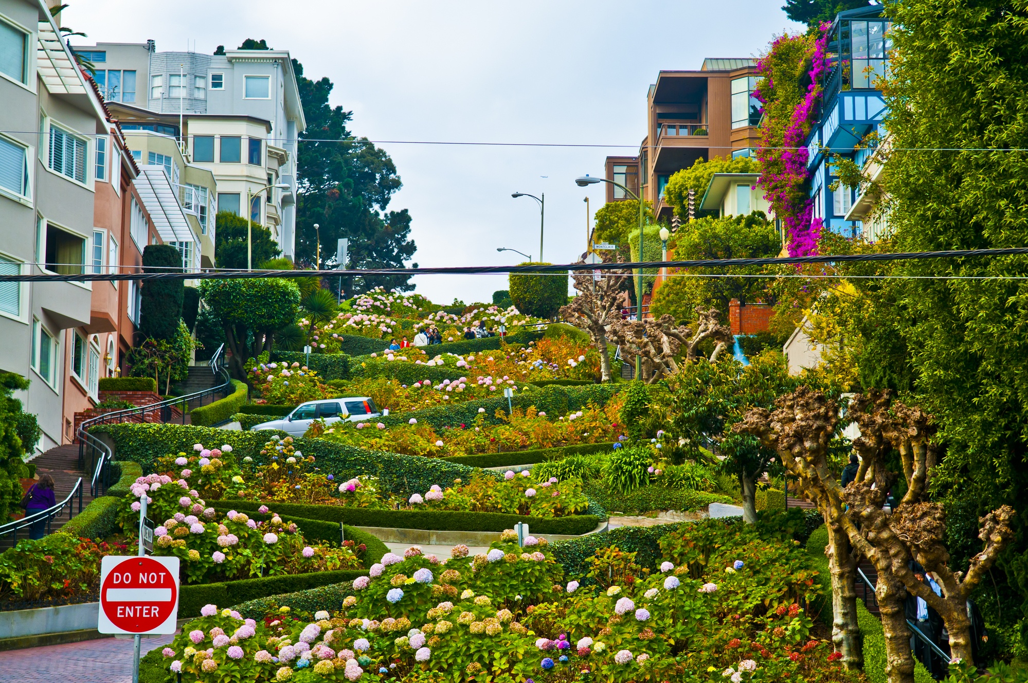 Lombard Street in San Francisco, the crookedest street in the world 