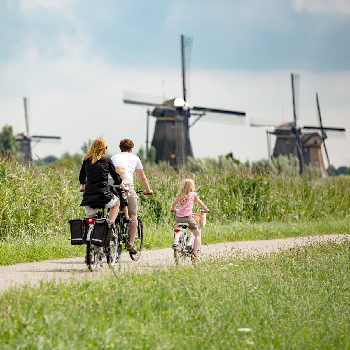 Bicycling with kids in the Netherlands