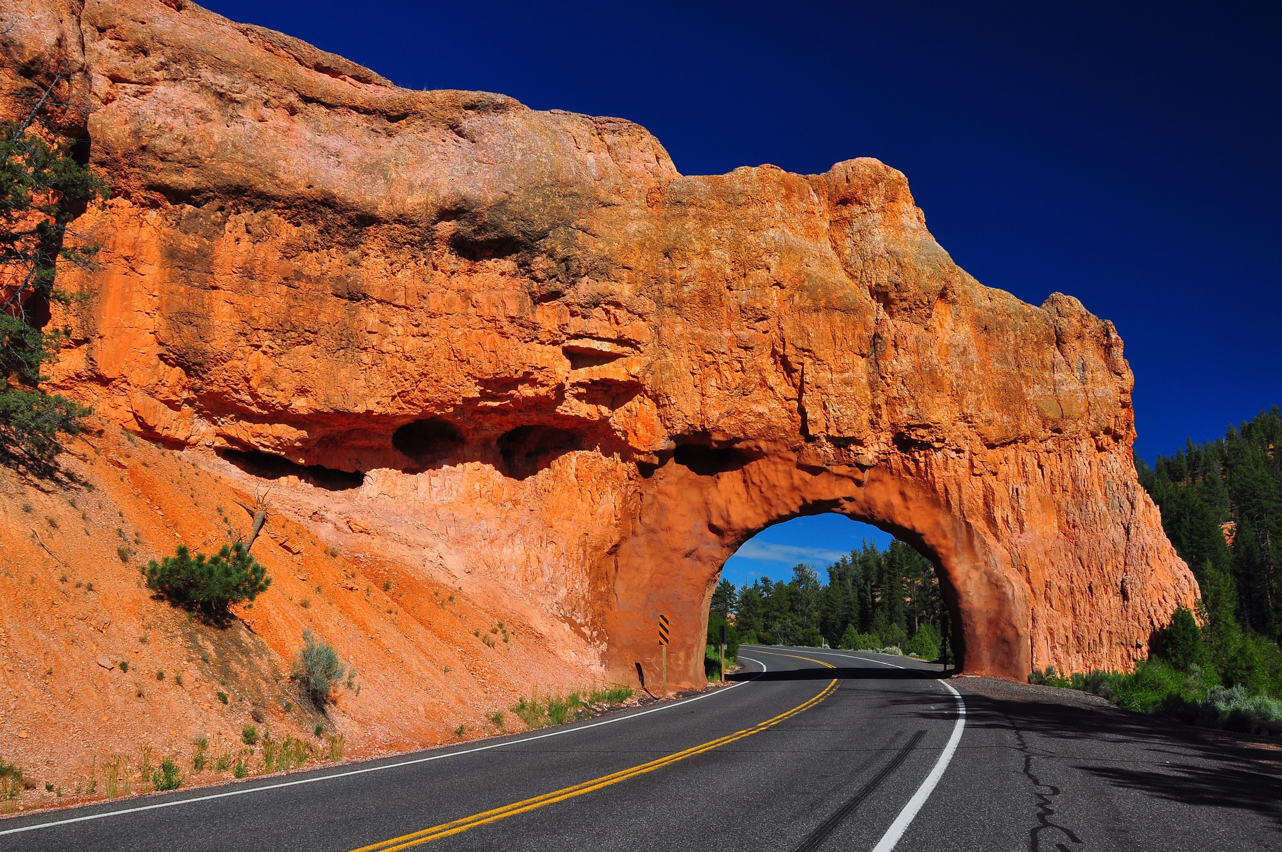 Red Arch Tunnel near Bryce Canyon