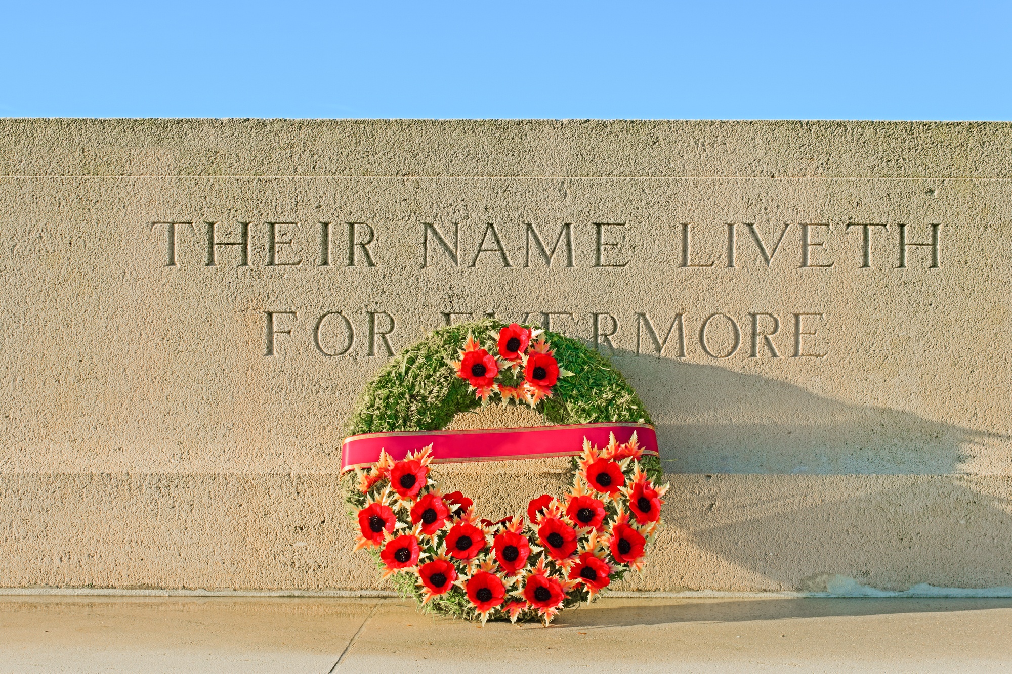 Monument of World War I with wreath of poppies