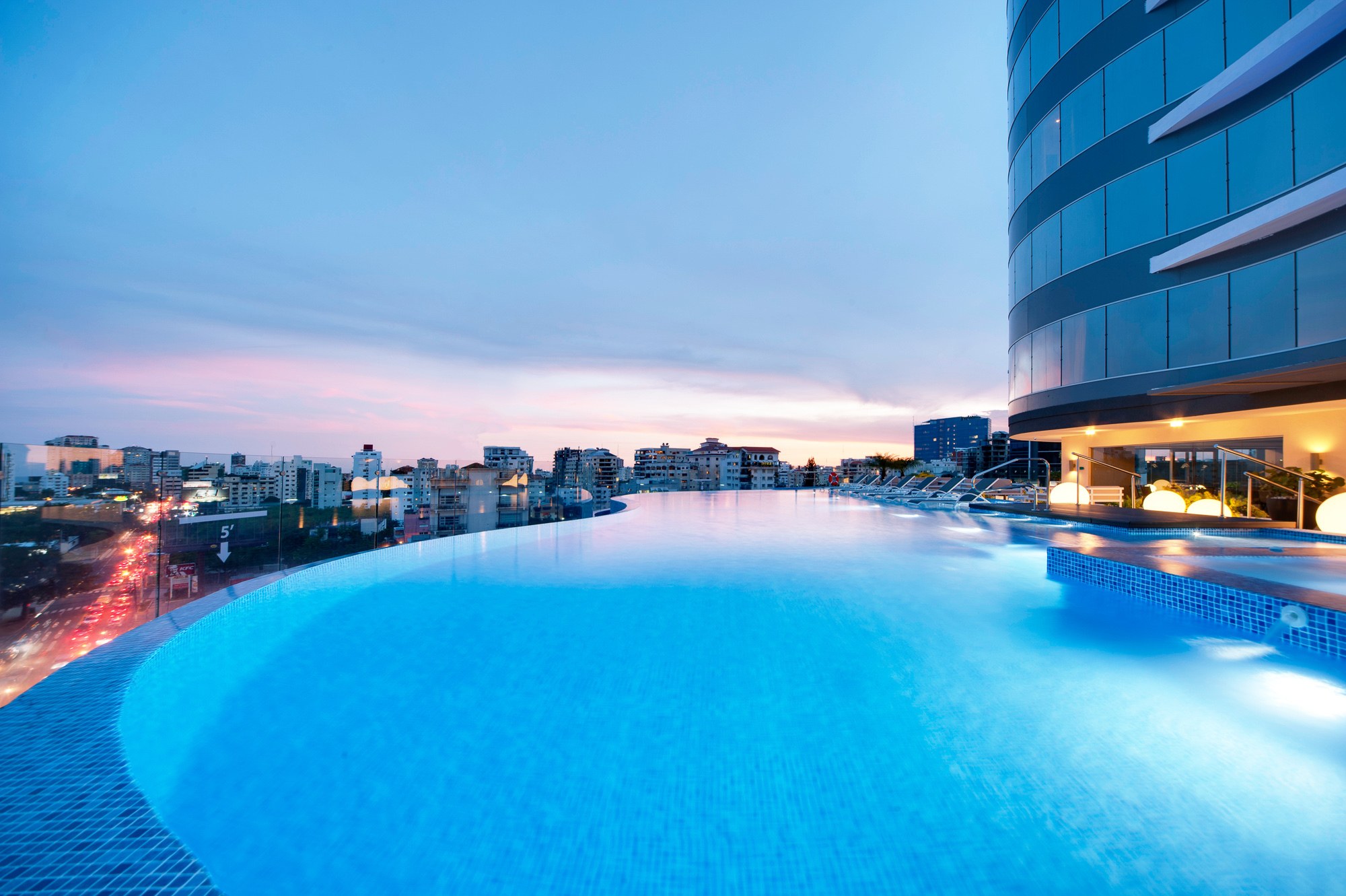 Embassy Suites by Hilton Santo Domingo Pool 