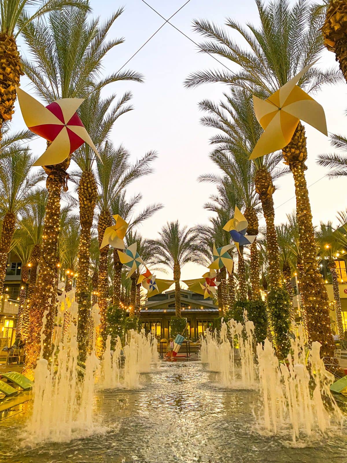 Shopping at Scottsdale Quarter in summer