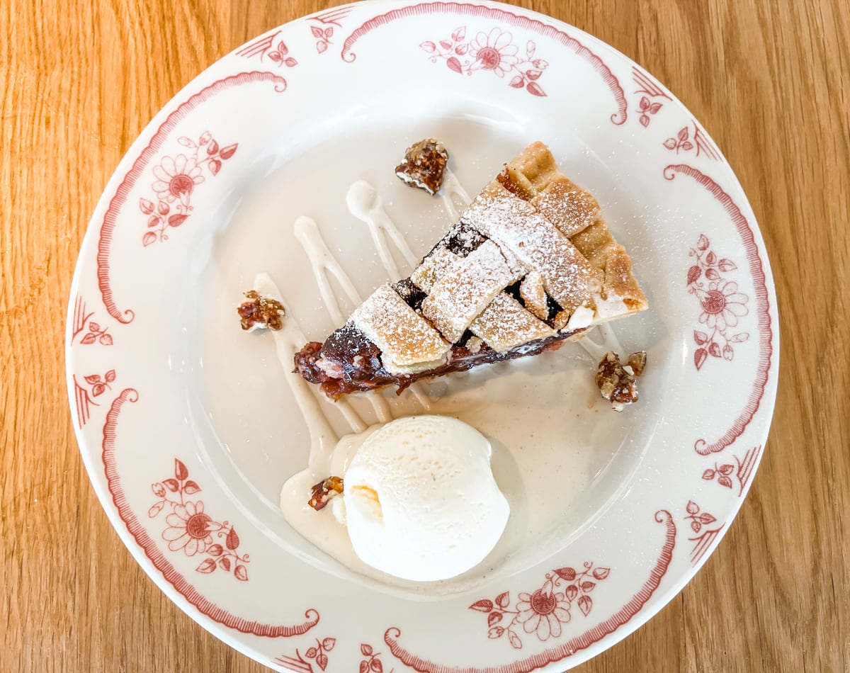 Splurge-worthy cherry pie from Mason Jar Restaurant on Royal Caribbean Wonder of the Seas