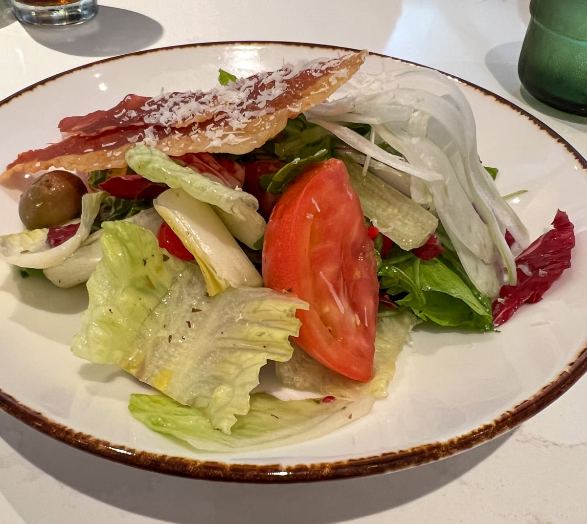 Low-carb cruise salad