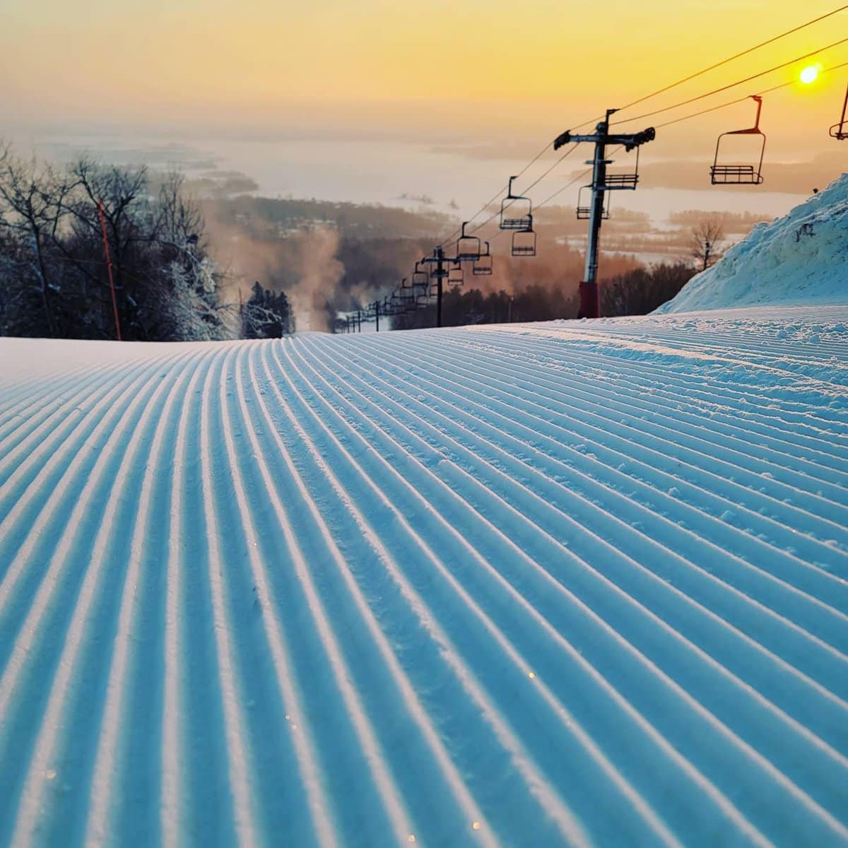 Downhill skiing at Spirit Mountain in Duluth