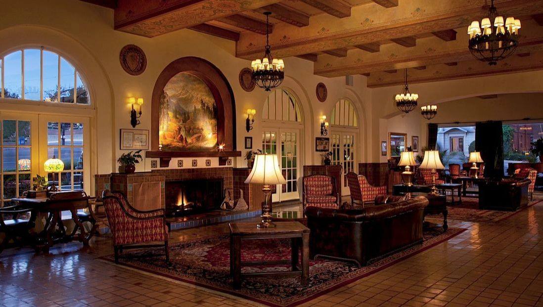 Hassayampa Inn lobby 