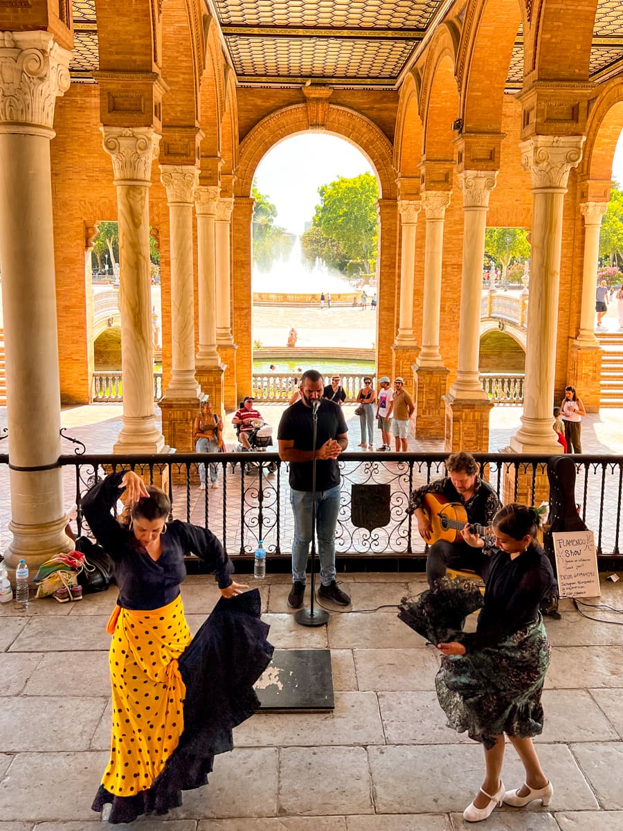 Flamenco at Plaza de España