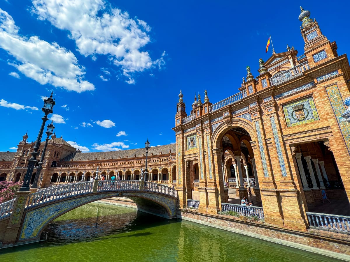 Beautiful architecture at Plaza de España