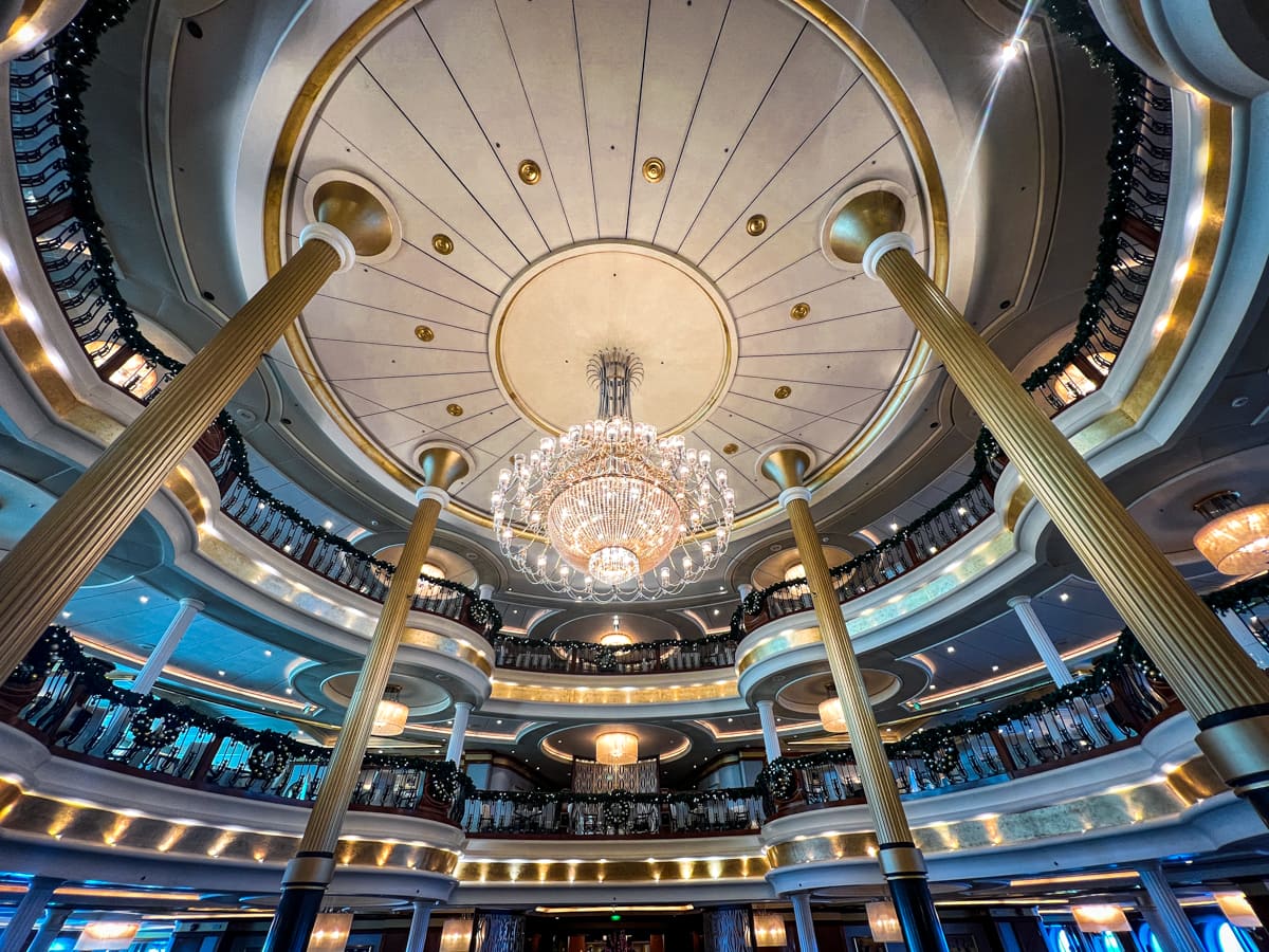 Voyager of the Seas Main Dining Room