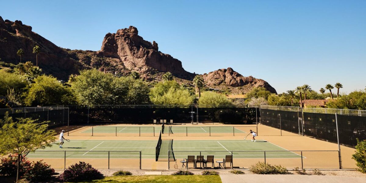 Tennis court with Camelback Mountain view at Sanctuary Camelback Mountain, A Gurney's Resort