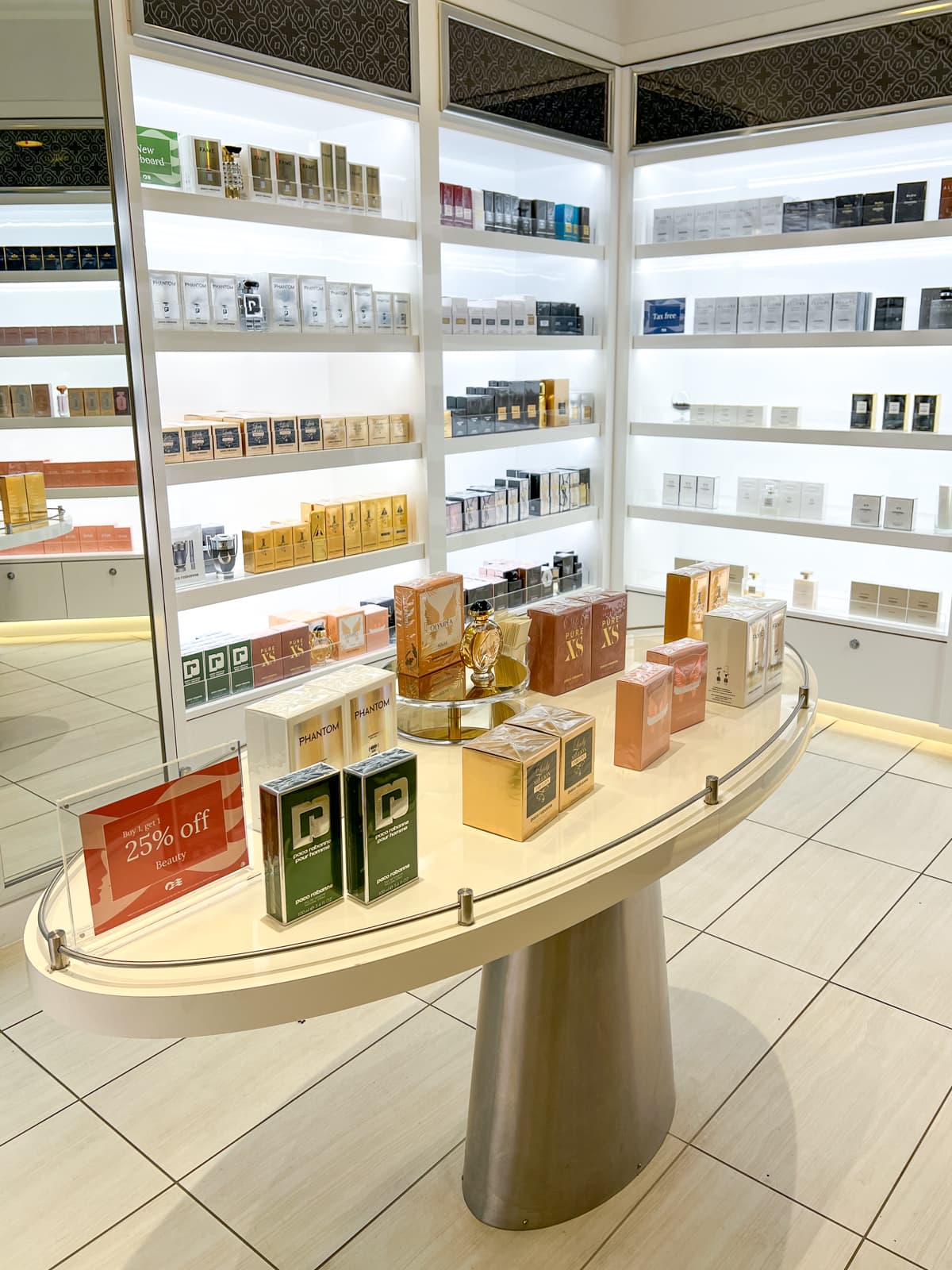 Essence parfumerie and cosmetics shop on Caribbean Princess 