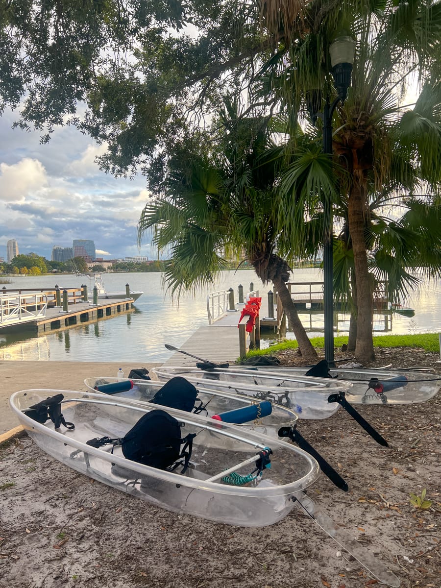 Kayaks on the shores of Lake Ivanhoe