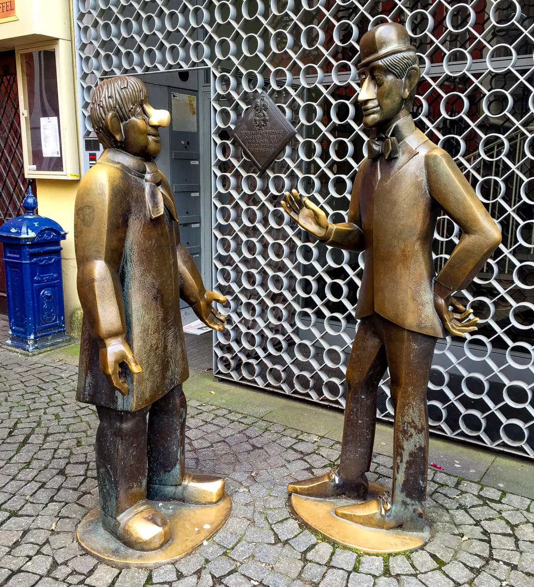 Tunnes and Schal bronze statues in Cologne