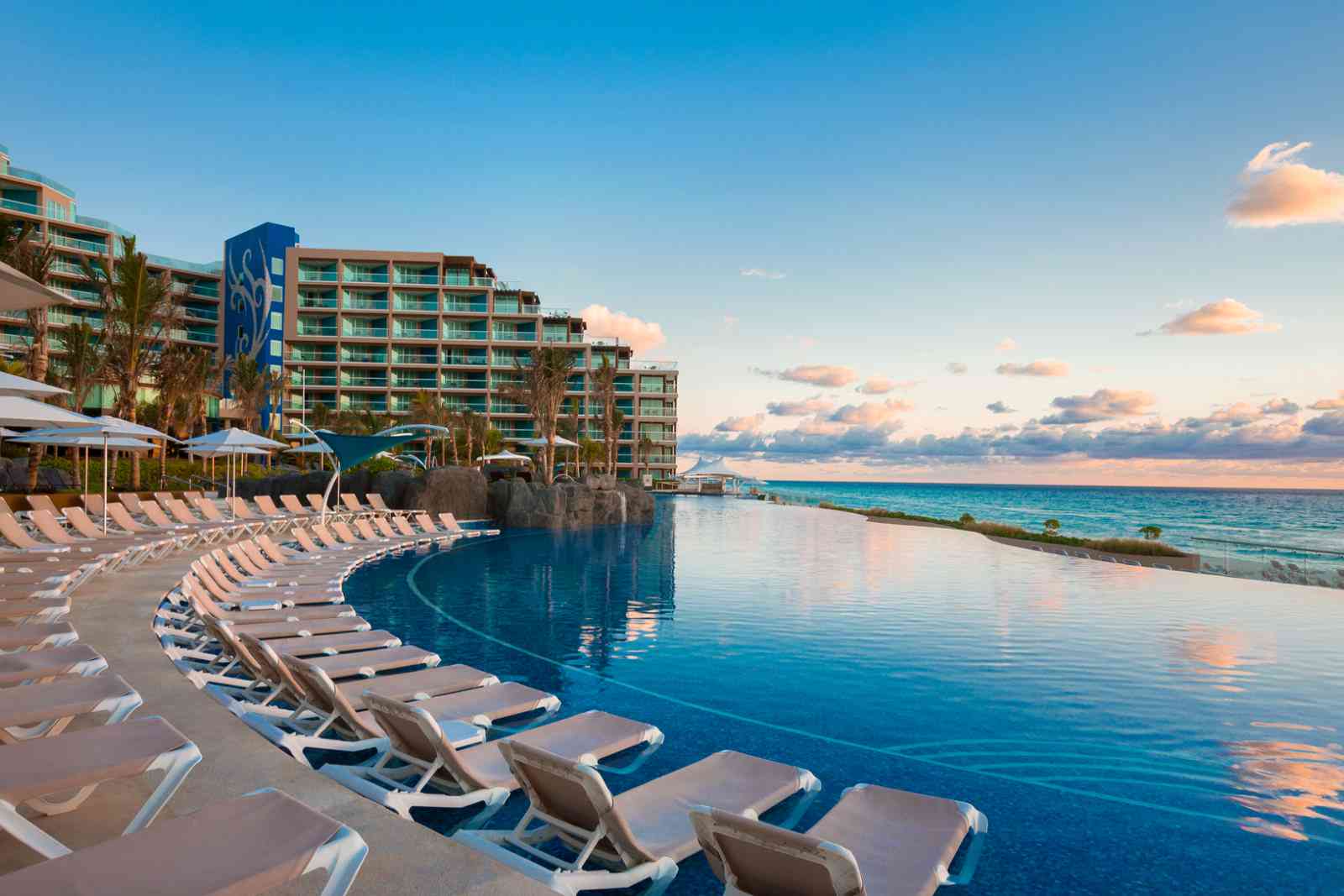 Infinity pool at Hard Rock Hotel Cancun
