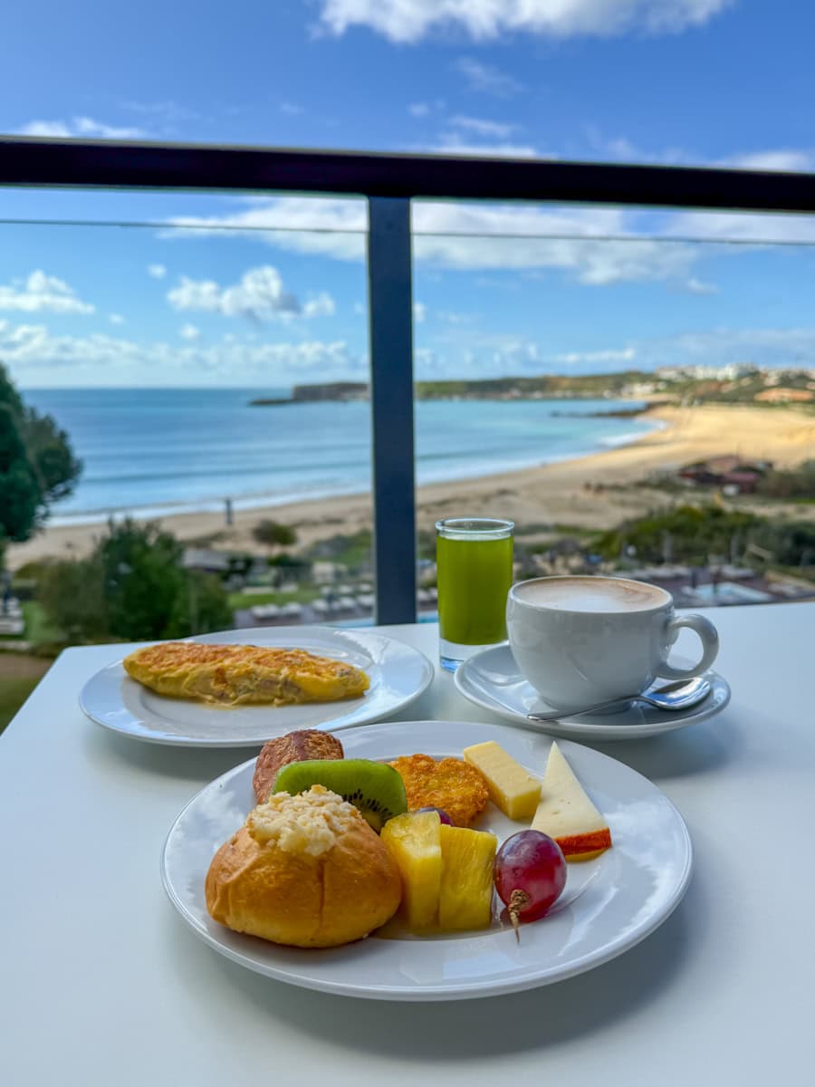 Breakfast with a view at O Terraço