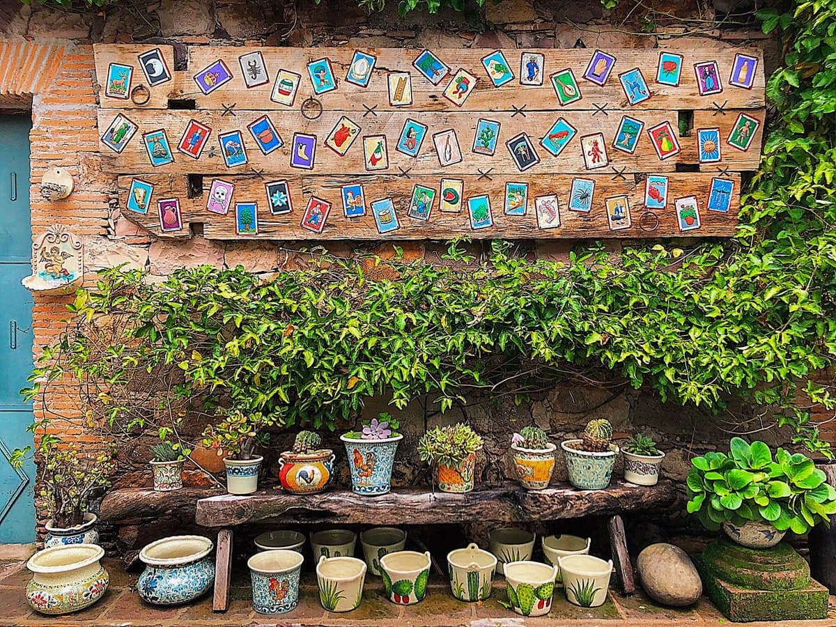 Painted pots for sale at Fábrica La Aurora