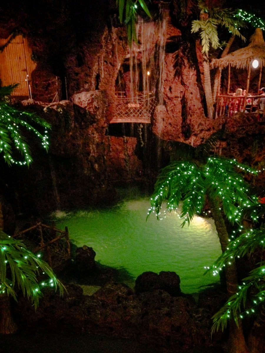 Casa Bonita's indoor diving show pool
